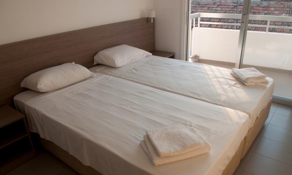 St. George Rent Rooms ลาร์นาคา ภายนอก รูปภาพ